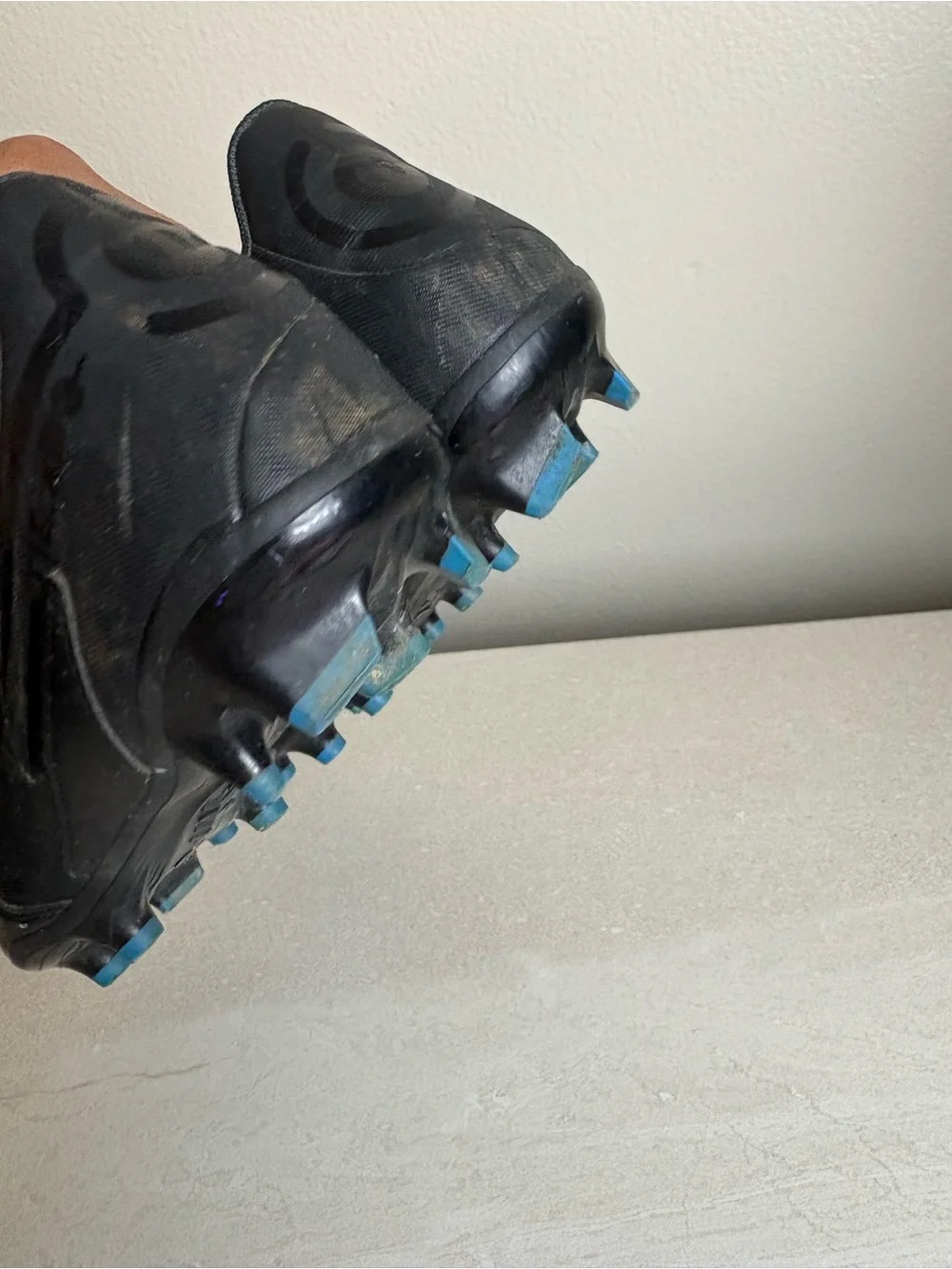 NIKE Soccer Cleats youth 7